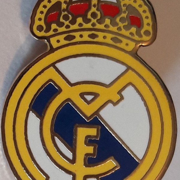 Real Madrid fc club badge no 106 - Scottish Football ...